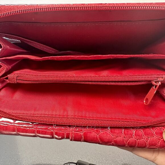 Women's Red Faux Crocodile Leather Glossy Tri-Fold Wallet/Bill Fold Card Holder - Picture 9 of 10